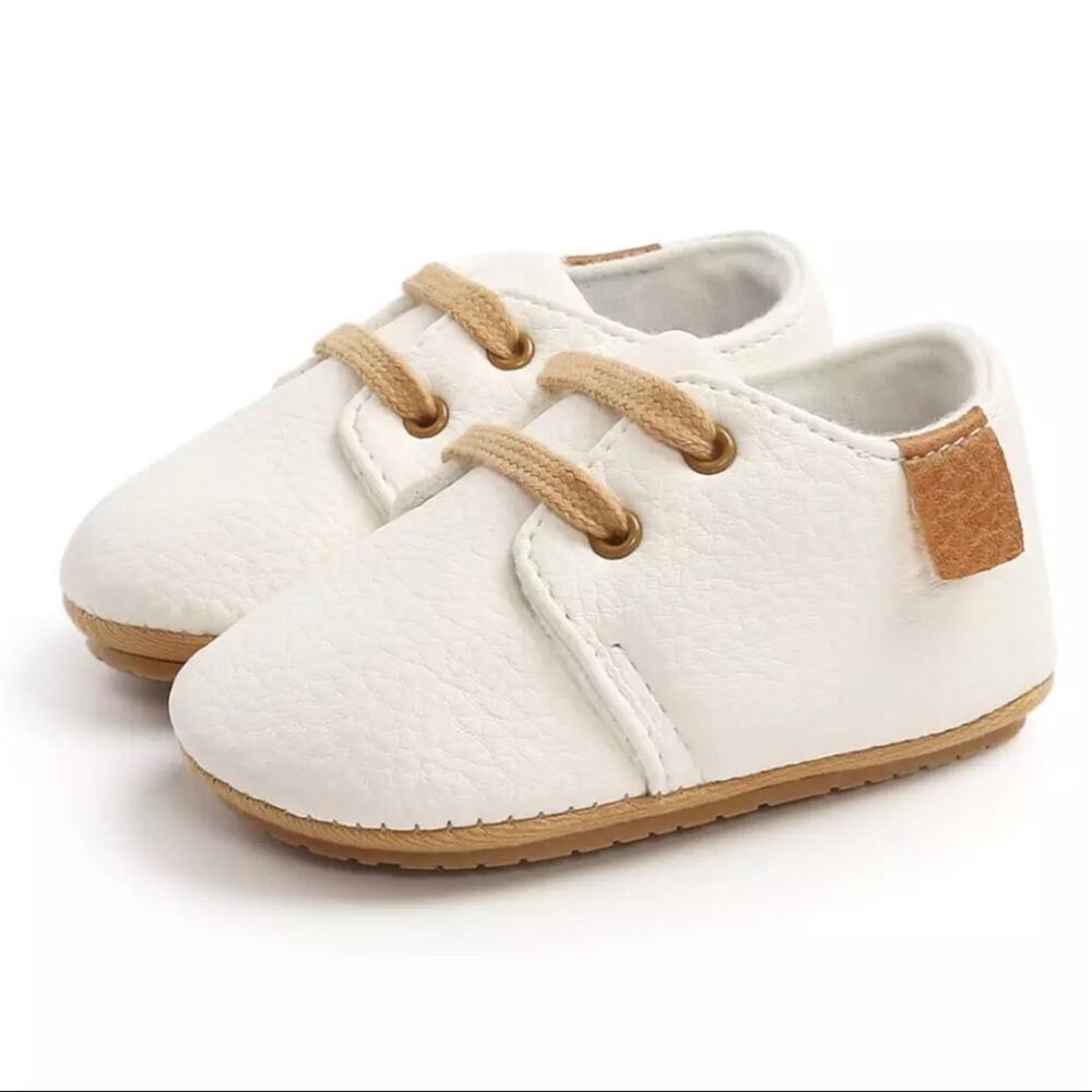 New Baby leather shoes rubber soles size 1 0-6 months, white
